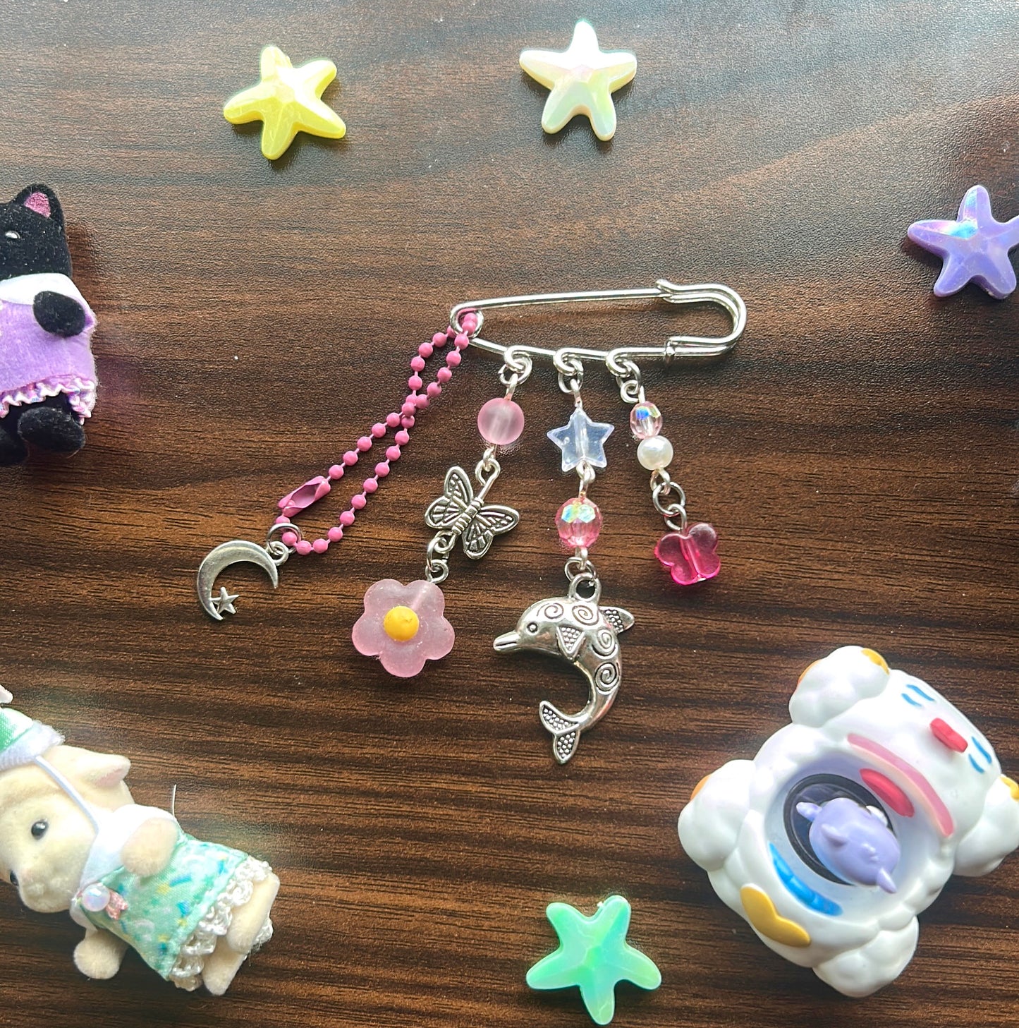 Dolphin bag pin