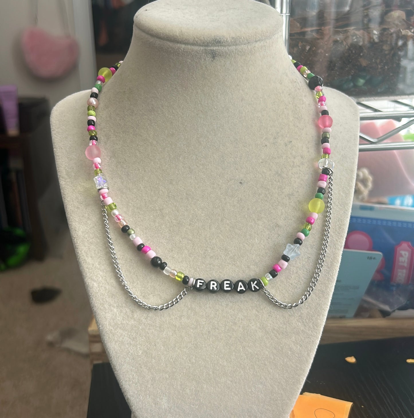 Freak chain necklace