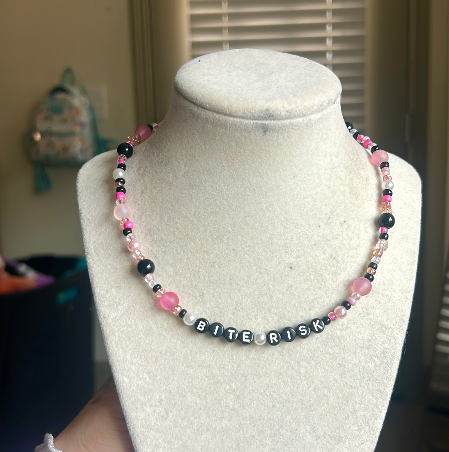 Bite Risk - pink necklace
