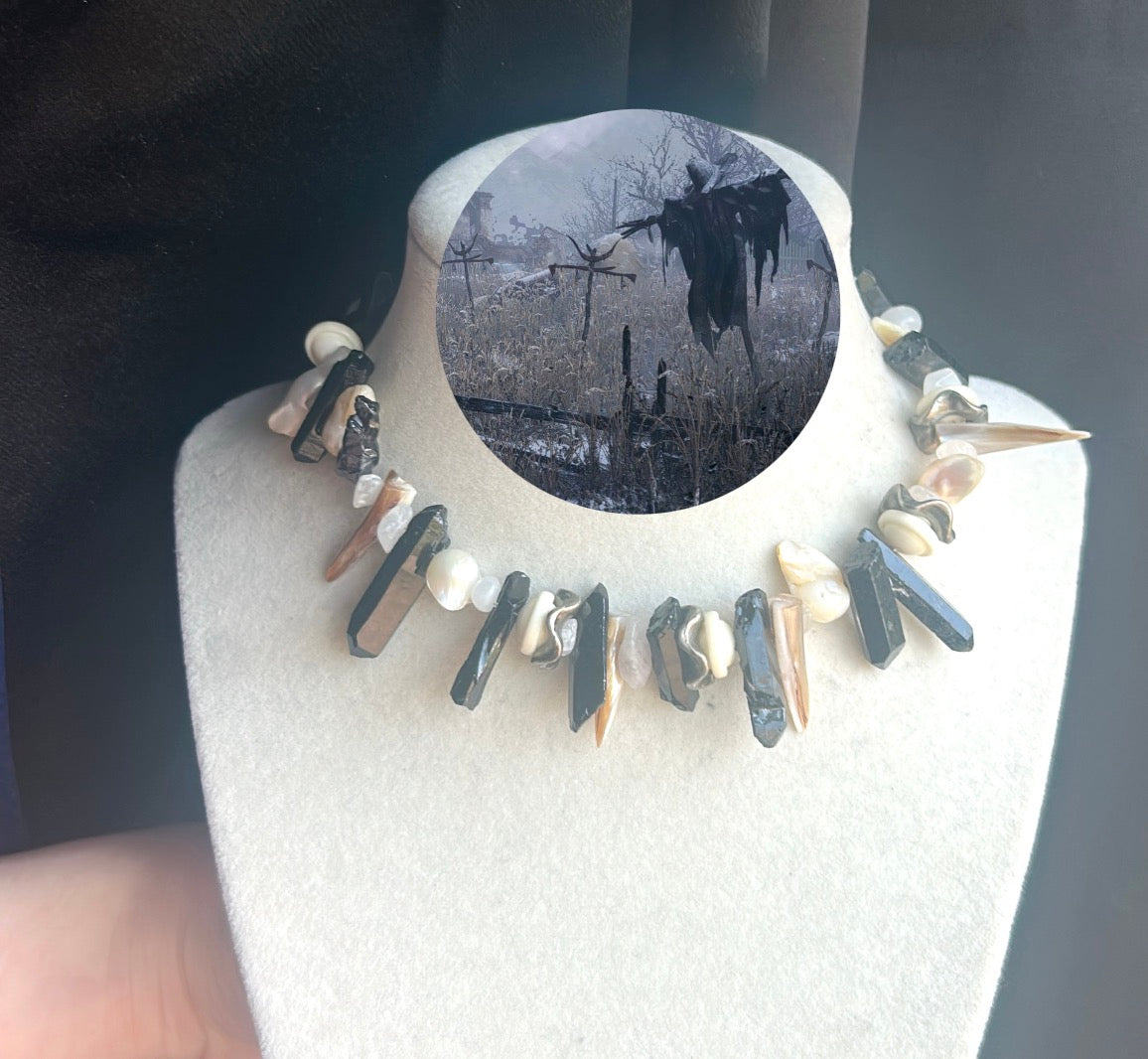 Resident evil 8 CHOKER