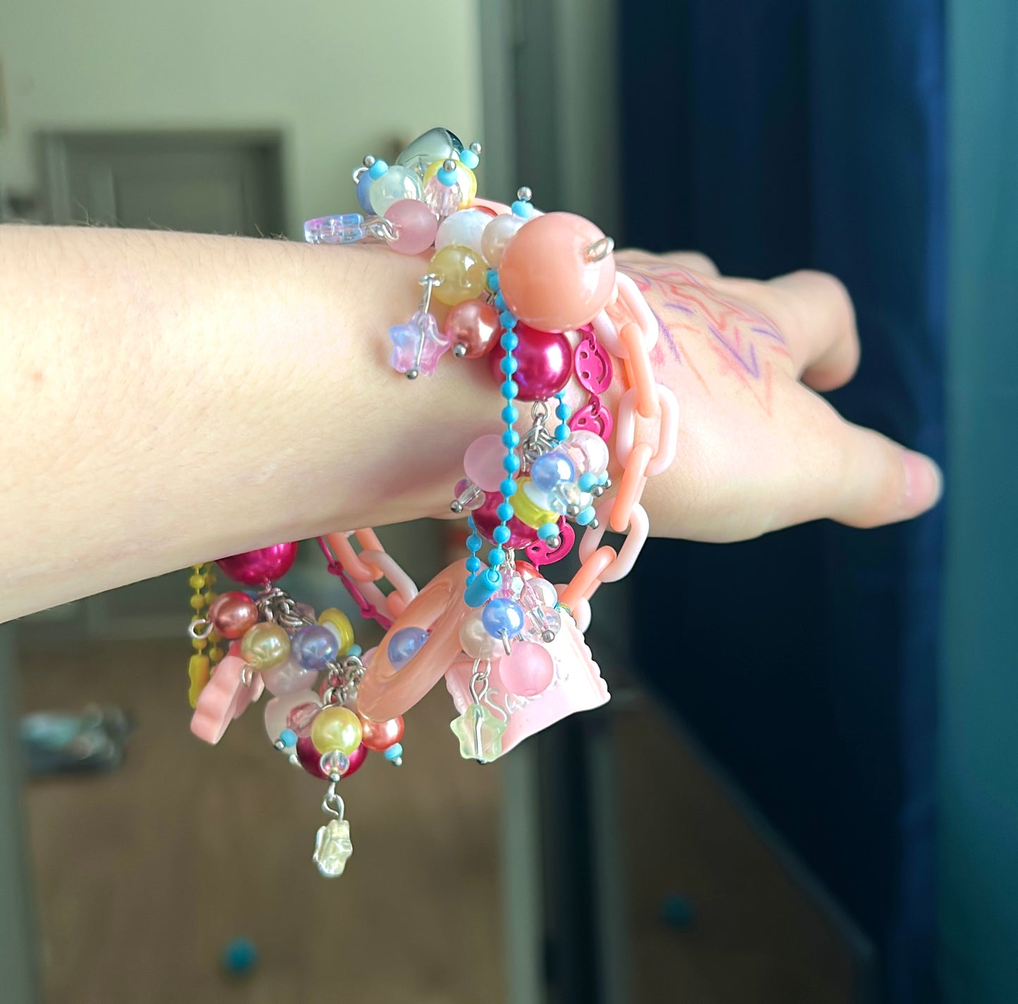 Pinky bracelet 🍬
